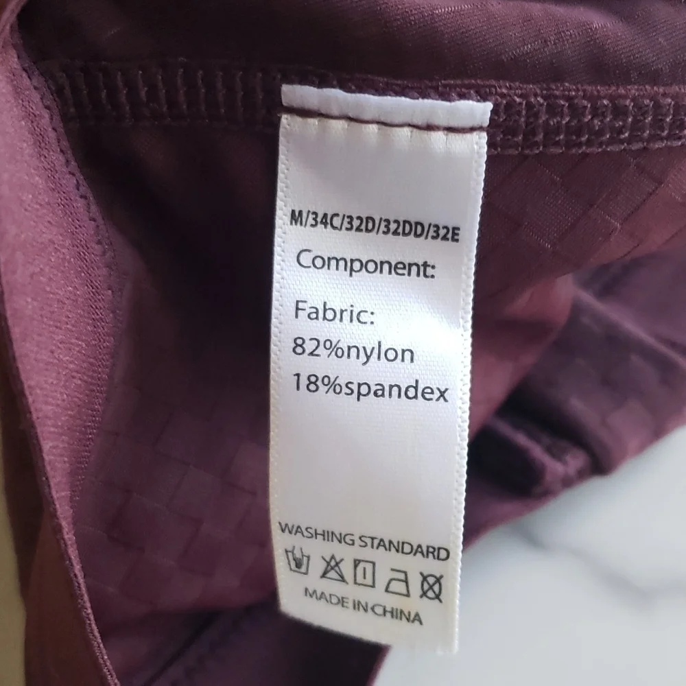 Junlan Women Zip Front High Impact Sports Bra in Maroon Size M
